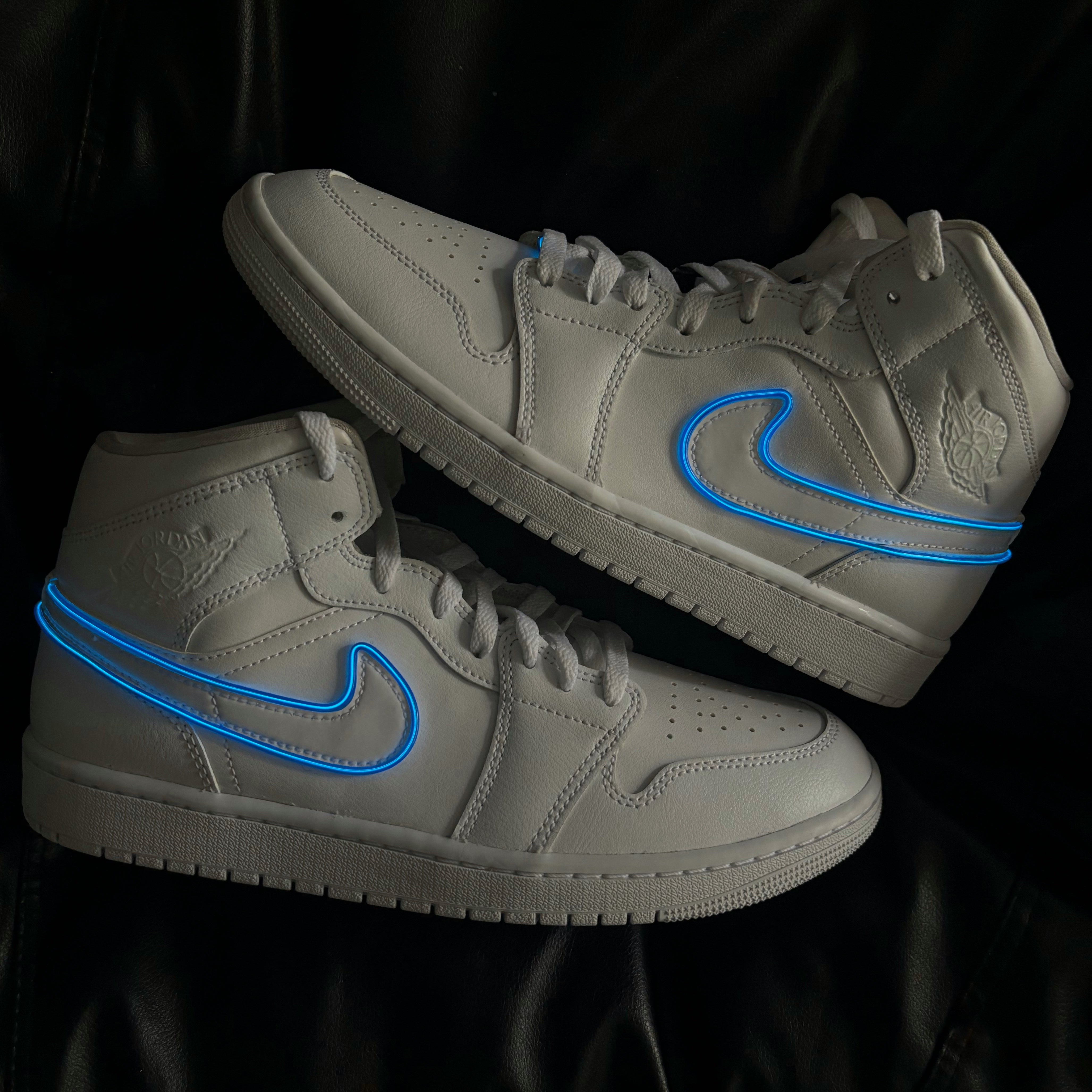 Nike Air Jordan’s 1 Mids x Light Swoosh (blue)