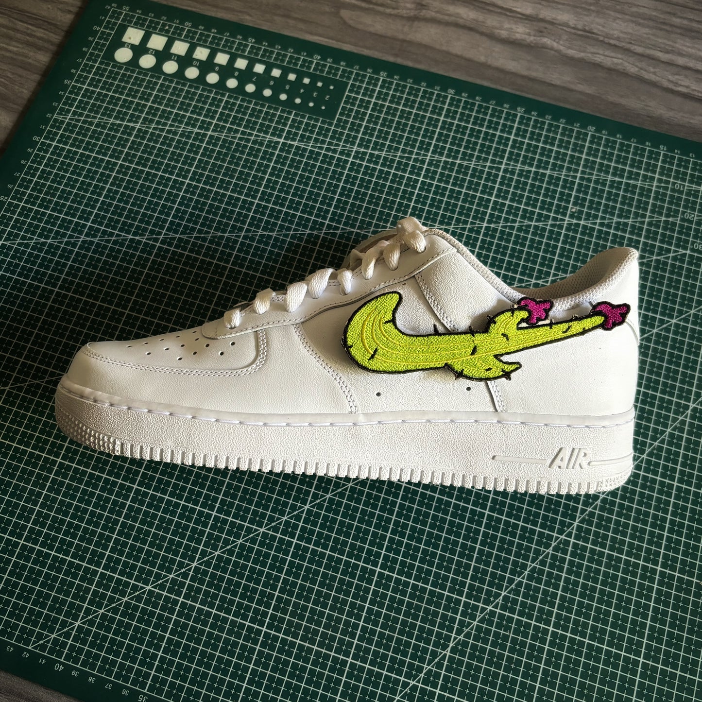 Nike Air Force 1 x Changeable Embroidered  Swooshes