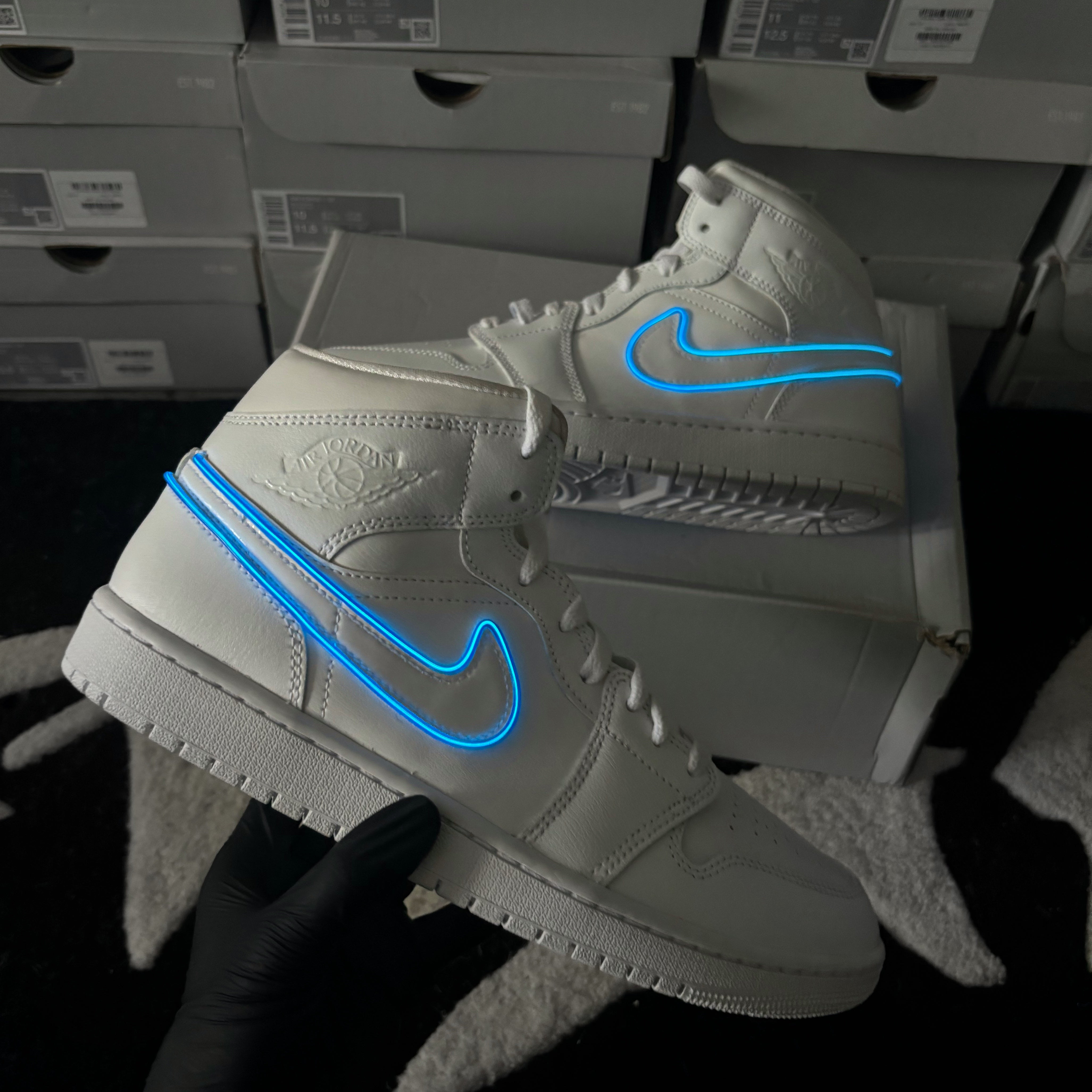 Nike Air Jordan’s 1 Mids x Light Swoosh (blue)
